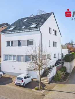 Gepflegtes 4-Familienhaus auf schönem Grundstück mit 2 Garagen - Aachen