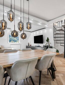 RIDA FLATS - Genießen, wo Ruhe und Luxus vereint sind - Vollmöblierte Maisonette mit Loggia & Balkon - Engelskirchen