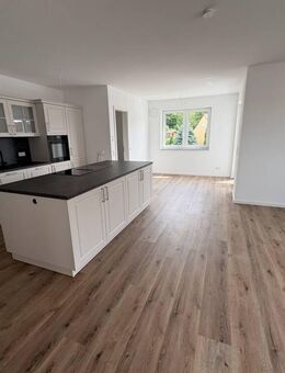Moderne 4-Zimmer-Neubauwohnung mit hochwertiger Einbauküche, Balkon & 2 Stellplätzen - Erstbezug! - Burgebrach