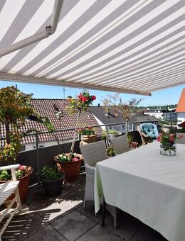 Helle Dachgeschoss-Maisonette mit Aufzug - Leinfelden-Echterdingen