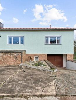 Großzügiger Bungalow mit Garage, Keller und traumhafter Aussicht in Wettin-Löbejün - Wettin-Löbejün