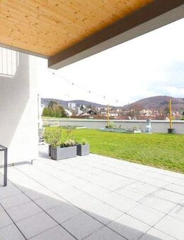 Moderner Wohntraum im Reihenhaus: stilvolles Ambiente, private Gartenidylle & helle Räume - Aalen