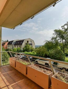 +++ grün & ruhig - Sackgasse, oberhalb des Neckars - 1.OG mit Nord-Terrasse & Ost-Balkon - inklusive TG-Box +++ - Stuttgart