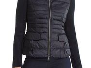 Marc Cain Steppweste "Collection Essential" Premium Damenmode mit dezentem Glanz