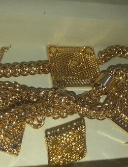 Set Ohrringe Kette Armband Ring Kostenlos in Dresden nicht Gold - Dresden