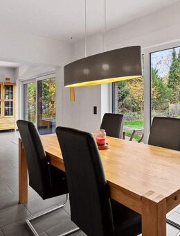 Ankommen und Bleiben: modernes Familienhaus, 7 Zimmer, 2 Bäder, Garten, Garage, Stellplätze - Grevenbroich