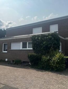 Großzügige Wohnung mit separatem Eingang in zentraler Lage von Hövelhof - Hövelhof (Sennegemeinde)