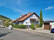Gemütliche Wohnung - Einbauküche - Balkon - Stellplatz! - Erlabrunn