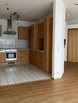 Familienfreundliche 4-Zimmer-Wohnung mit Terrasse in Plüderhausen - Plüderhausen