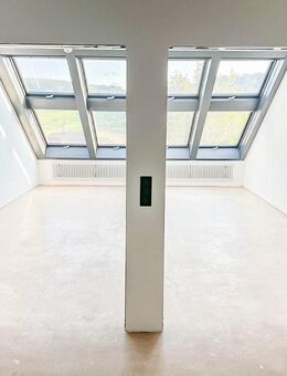 Individuelle und ansprechende Architektur garantiert! - 2-Zi. DG-Whg. in Gemünden am Main/Wernfeld - - Gemünden (Main)