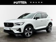 Volvo XC40, B3 Benzin Plus Dark 19 Allwetter Harman, Jahr 2024 - Schwerte (Hansestadt an der Ruhr)