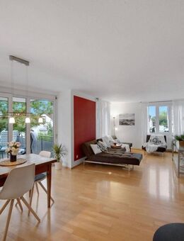 Provisionsfrei, sofort einziehen - riesiger Balkon mit heller 3,5- Zimmer-Whg sucht neue Eigentümer - Remshalden