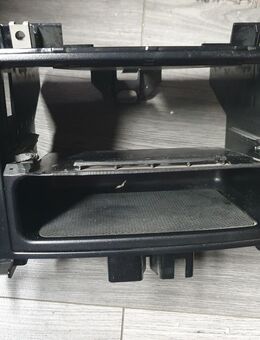 Mercedes Sprinter W906 Verkleidung Radio + Ablagefach - Espenau