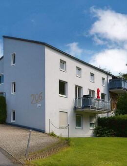Charmante 3-Zimmer-Gartengeschosswohnung mit Terrasse und Stellplatz in gepflegtem Dreifamilienhaus - Bochum