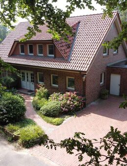 IMMOBILIEN GUMNIOR präsentiert: Idyllisches Einfamilienhaus! Alleinlage in Salzbergen / Holsten - Natur pur in Emsnähe! - Salzbergen