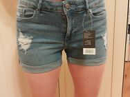 Kurze sexy Jeans / Shorts / Hotpants / Größe 34 = XS - München