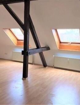 Wohnen in Biederitz, sanierte 1-Raum Dachgeschosswohnung mit Einbauküche. - Biederitz