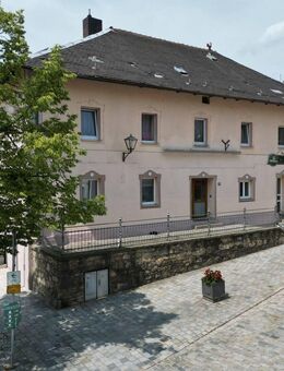 Interessantes Mehrfamilienhaus mit Gewerbeflächen zentral in Furth im Wald - Furth (Wald)