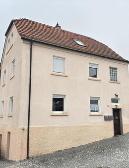Modernisiertes 2-Parteienhaus im Zentrum von Stadtsteinach für Kapitalanleger und Selbstnutzer - Stadtsteinach