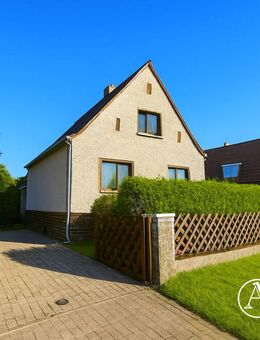 möbliertes Einfamilienhaus mit Pool, Tiefgarage und Sauna in zentraler Lage - Berlin