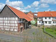 Bauernhaus mit großem Scheunengebäude in zentraler Ortslage Elgershausen - Schauenburg
