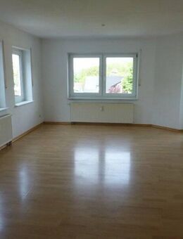 Mehrfamilienhaus mit großer Sonnenterrasse zu verkaufen in 59846 Sundern, Bj. 1997, 273m² Wohnfläche, 2 Garagen. - Sundern (Sauerland)