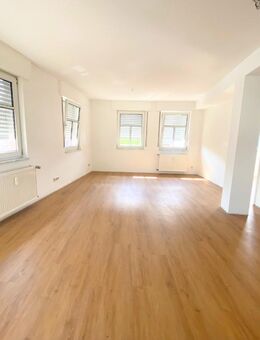 Lichtdurchflutete 2-ZKB City-Wohnung x großer Balkon - ideal für Singles und Paare - Wittlich
