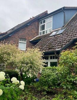 Kuddewörde: Repräsentative, gemütliche 3 Zimmer Maisonette-Wohnung mit 2 Balkonen und 2 Bädern - Kuddewörde