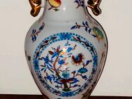 Vase mit chinesischer Malerei und goldfarbenen Seitengrifien - Leipzig