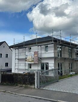 Stilvolle Doppelhaushälfte incl. Grundstück und Garage in Burglengenfeld zu verkaufen! - Burglengenfeld