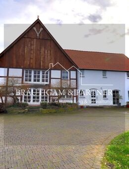 Viel Fläche nah an Soest! Fachwerkhaus mit ausgebauter Scheune, Pool, 3 Garagen! - Soest