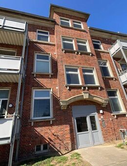 Gepflegte 1 Zimmer-Wohnung mit großer Wohnküche, Balkon und modernisiertem Duschbad - Lübeck