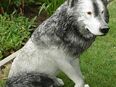 Dekofigur Wolf sitzend in grau oder braun Gartendeko in 06313
