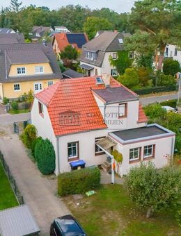 Helles Haus mit grünem Garten - Berlin