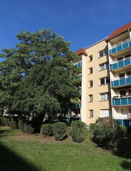 * Familienwohnung * Einbauküche * nach Vereinbarung * - Halle (Saale)