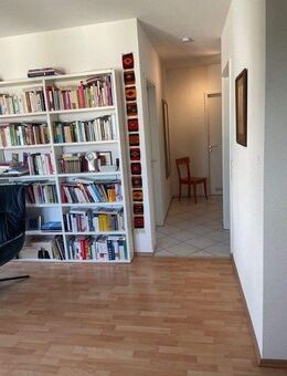 Darmstadt, schöne, helle 2-Zimmer-Wohnung in mit gr. Dachterrasse, Laminatboden, ab 01.Januar frei! - Darmstadt