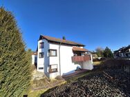 **Anleger aufgepasst! 5,50 % Rendite - 2 Familienhaus mit Einliegerwohnung in TOP Lage** - Ebersbach (Fils)