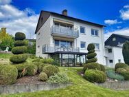 Zweifamilienhaus mit Garage in bester Südlage von Niederaula - Niederaula