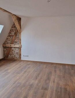 Tolle hochwertig sanierte Dachgeschosswohnung mit Stellplatzmöglichkeit - Görlitz