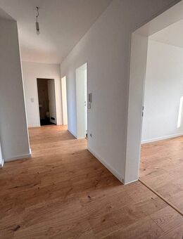 Helle 3-Zimmer-Wohnung mit EBK in Preungesheim mit Ausblick - Frankfurt (Main)