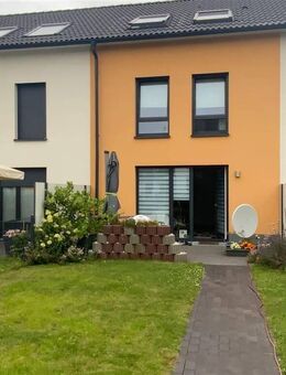 Geräumiges Reihenhaus in Bremen-Rönnebeck, familienfreundliche 4 Zi. mit Garten - Bremen