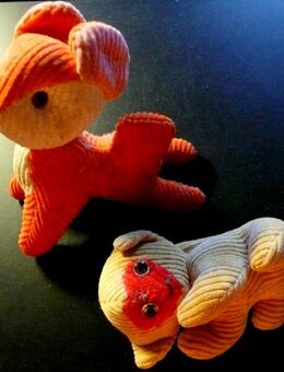 2 alte, seltene Tierfiguren mit Cordbezug - Niederfischbach