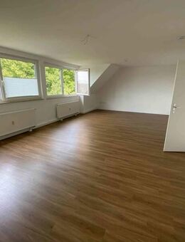 Eltingviertel: Schicke DG-Whg. mit Balkon - Essen