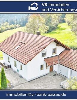 "Privilegiert leben in naturnaher Wohnlage" - Charmantes Familiendomizil mit großem Grundstück und fantastischem Weitblick - Untergriesbach