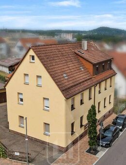 Wohnidylle mit Potenzial | Charmantes Mehrfamilienhaus | 6 Einheiten | Idyllischer Garten | Garagen - Birkenfeld (Baden-Württemberg)