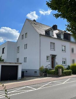 **Großzügige Doppelhaushälfte mit Potenzial in Top-Lage von Prüm** - Prüm