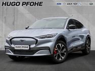 Ford Mustang Mach-E, AWD Batterie 99kWh Na, Jahr 2023 - Schwerin