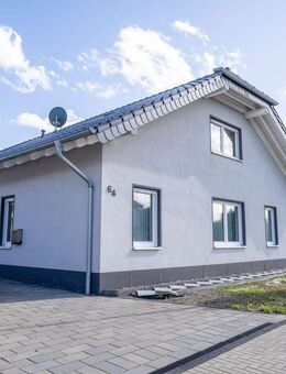 Sehr modernes, freistehendes Einfamilienhaus mit großer Doppelgarage in begehrter Lage von Kerpen - Kerpen (Kolpingstadt)