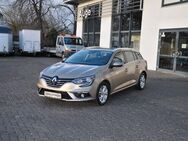 Renault Megane, IV Grandtour Intens, Jahr 2018 - Geseke