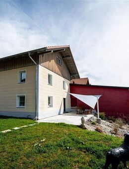 Wo Ruhe auf Natur trifft - charmantes Landhaus mit Pferdestall, Fischweiher und 3,6 Hektar - Windorf